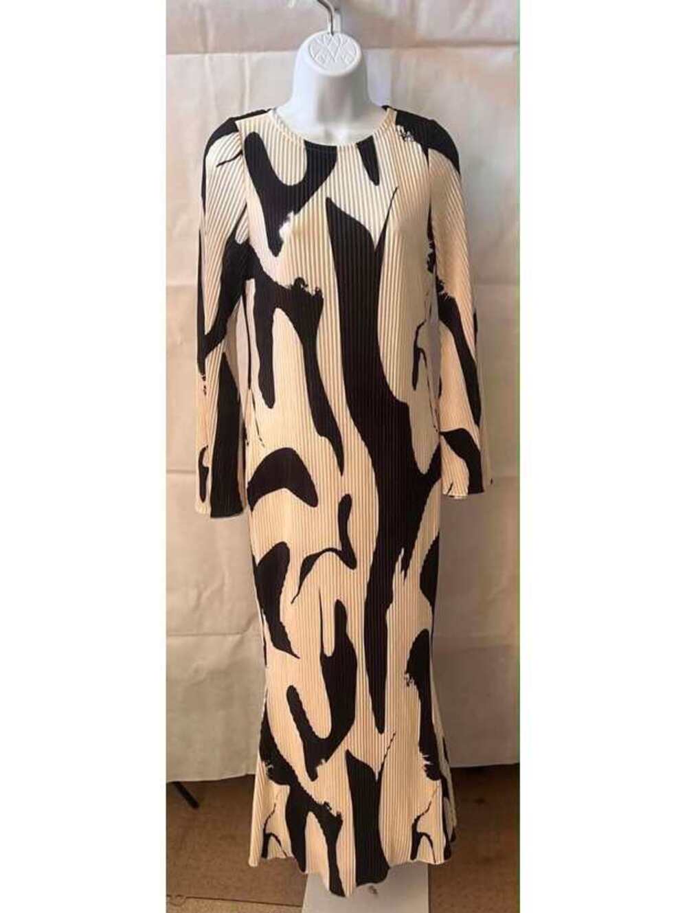 SHEIN Size S Black Cream Abstract Print Pleated Long Sleeve Maxi Dress